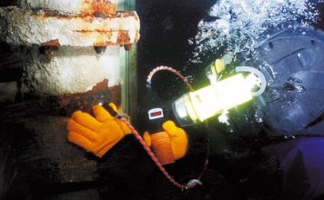 Cygnus Instruments underwater thickness gauge